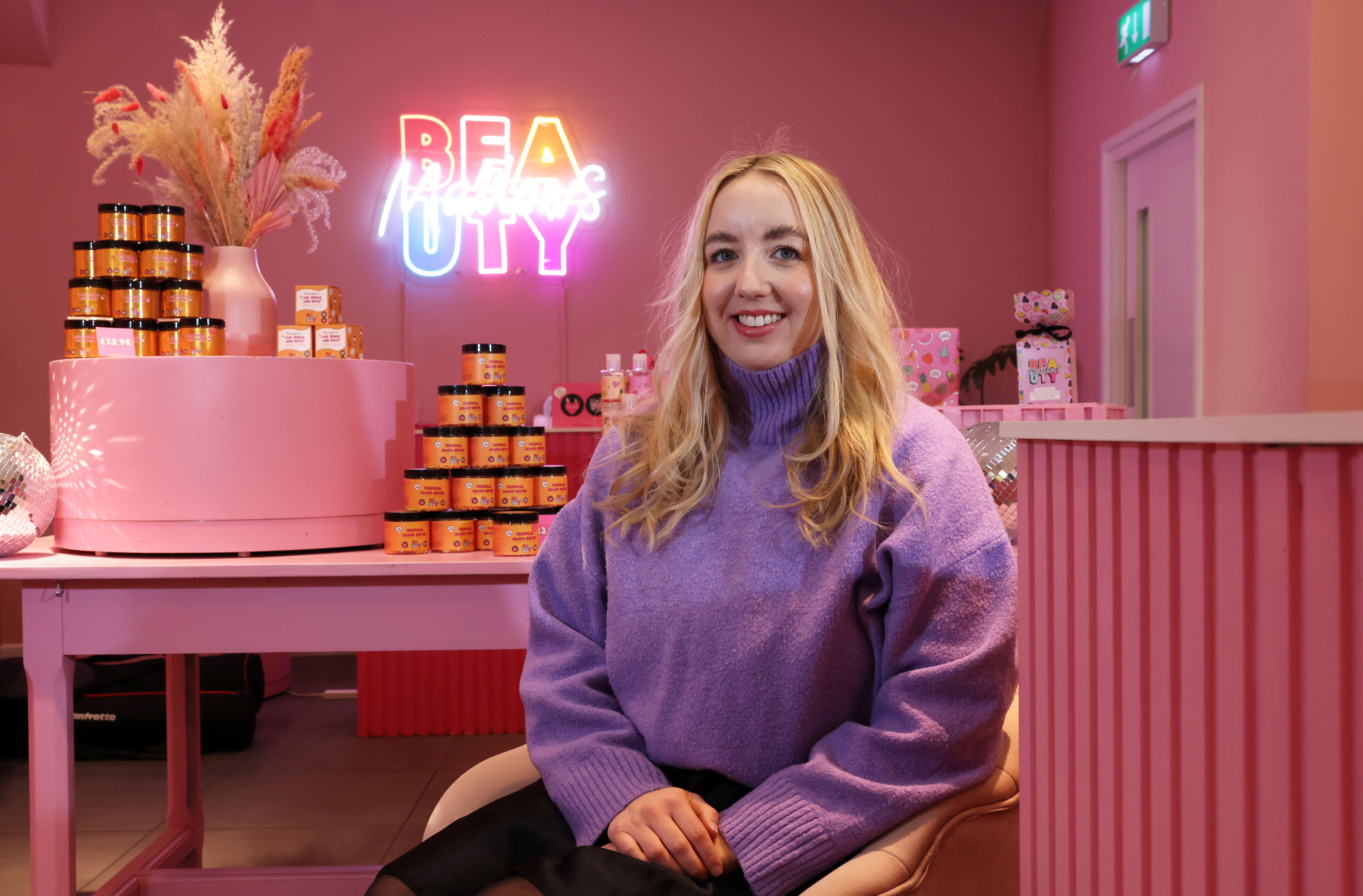 Mallows Beauty - Laura Mallows