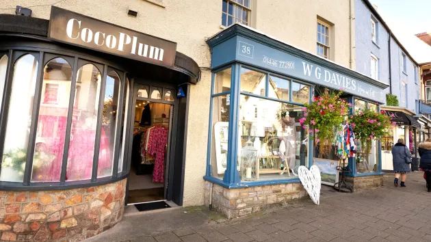 Cowbridge - shops