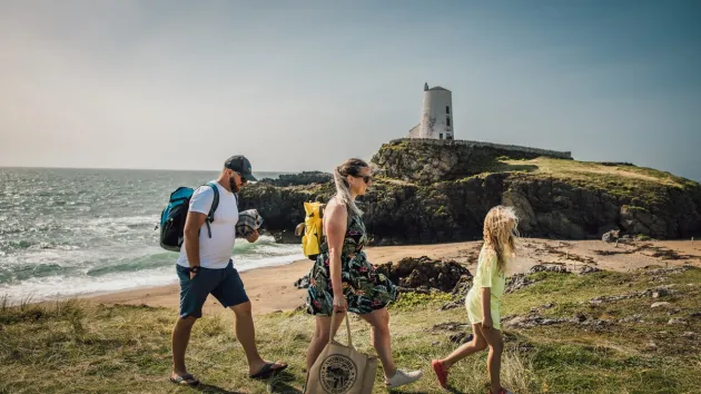 Teulu Ynys Llanddwyn