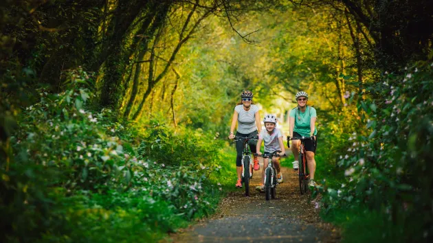 Lon Eifion cycle path - family cycling