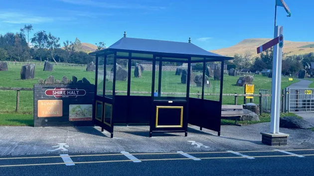 Bus Shelter 