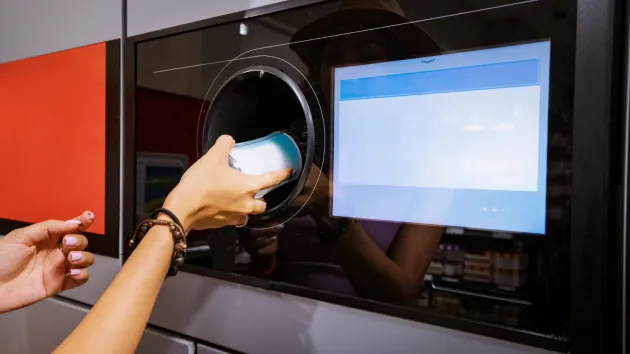 Deposit return scheme machine 