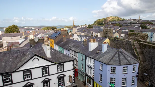 Cyhoeddi pecyn cymorth ardrethi busnes gwerth £116 miliwn | Busnes Cymru