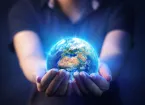 hands holding the earth 
